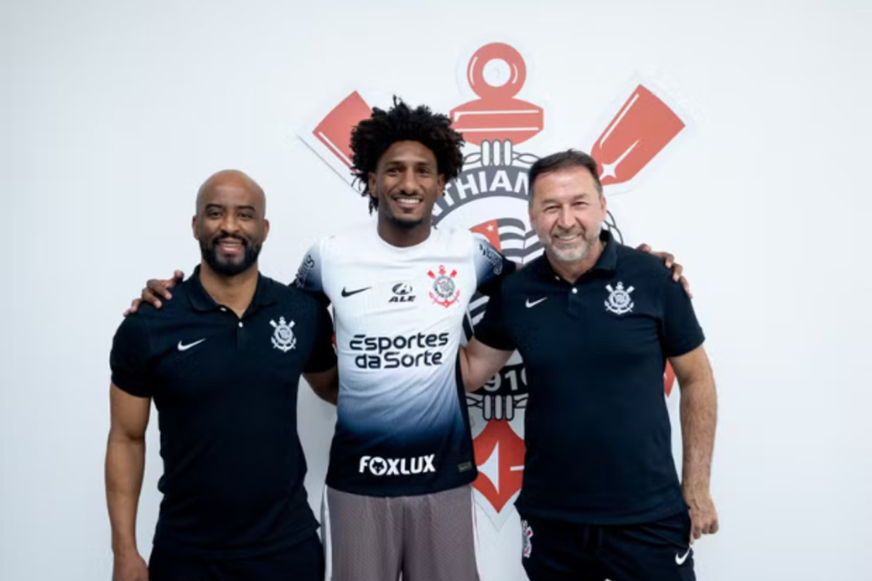 Corinthians confirma a chegada por empréstimo de Talles Magno