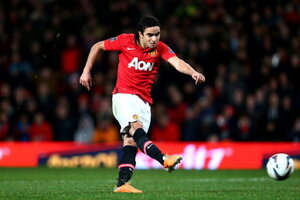 Botafogo negocia com lateral Rafael, ex-Manchester United