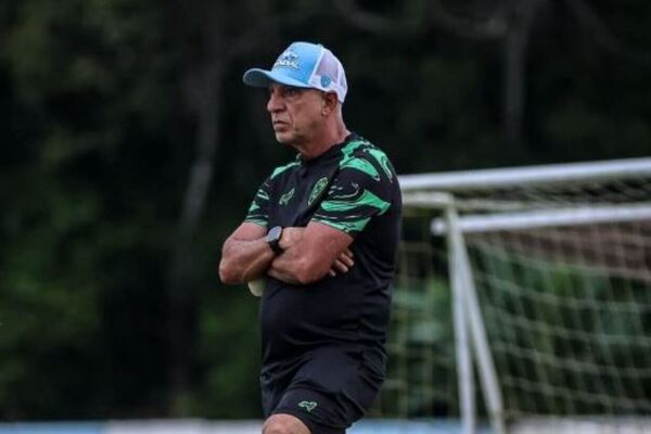 Paysandu demite Mrcio Fernandes