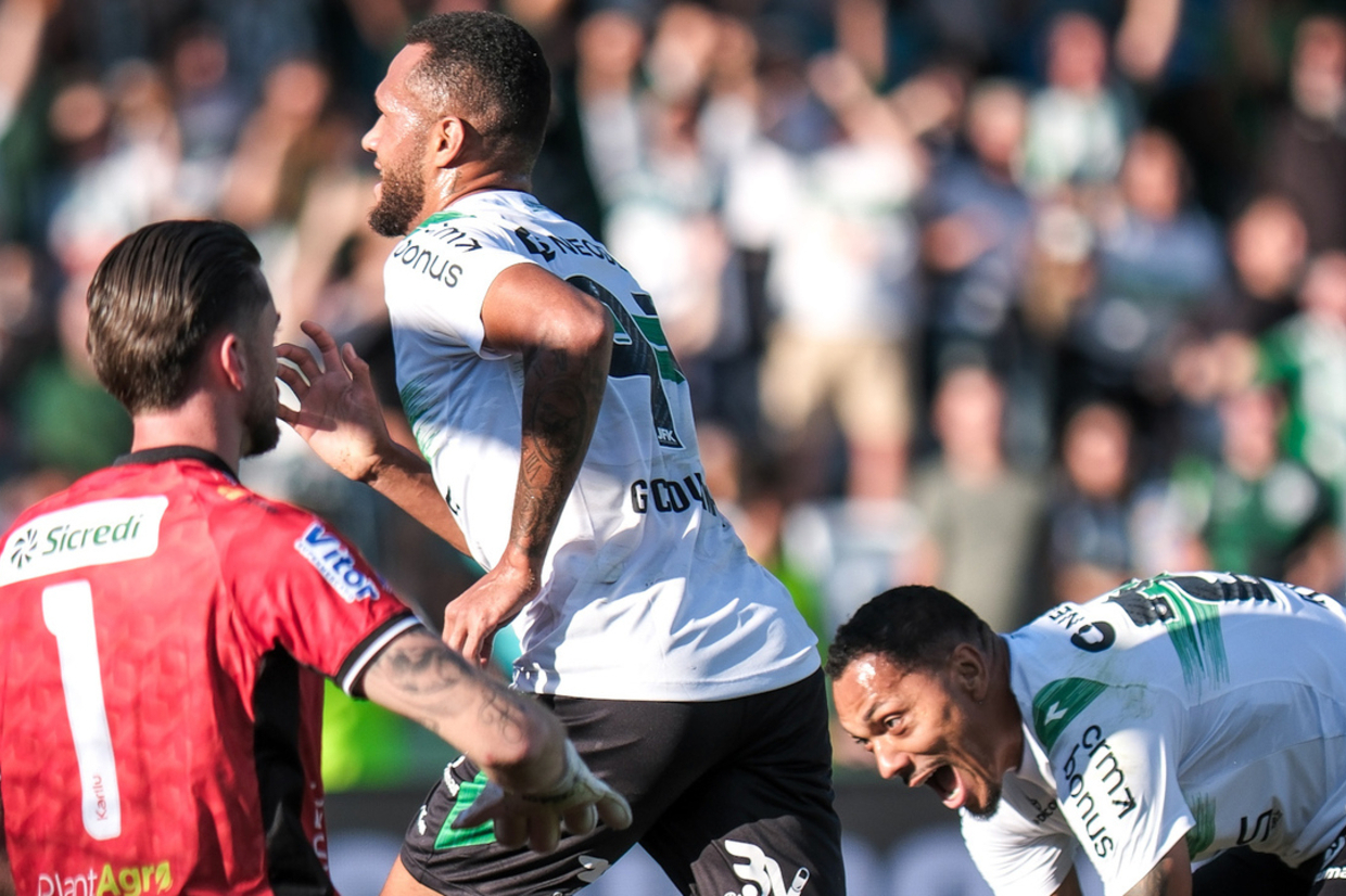 Coritiba vence Operrio e volta ao topo do Brasileiro Srie B