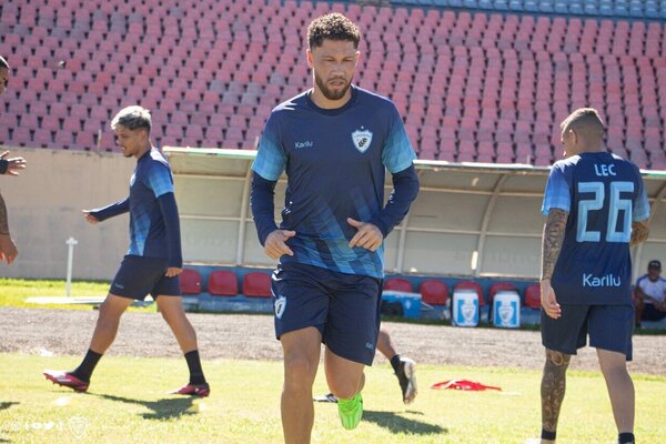 Lucas Marques  a quinta contratao do Londrina para 2025