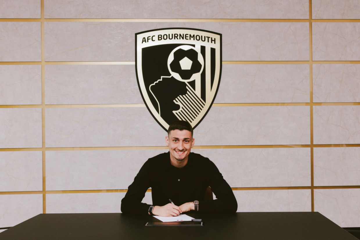Bournemouth anuncia contratação de goleiro do Chelsea