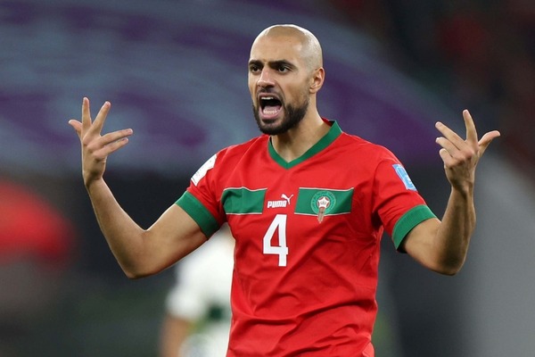 Fiorentina encaminha emprstimo de Amrabat para o futebol turco