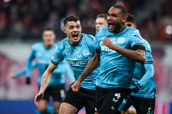 Leverkusen busca virada nos acrscimos, vence Leipzig em jogao e segue lder