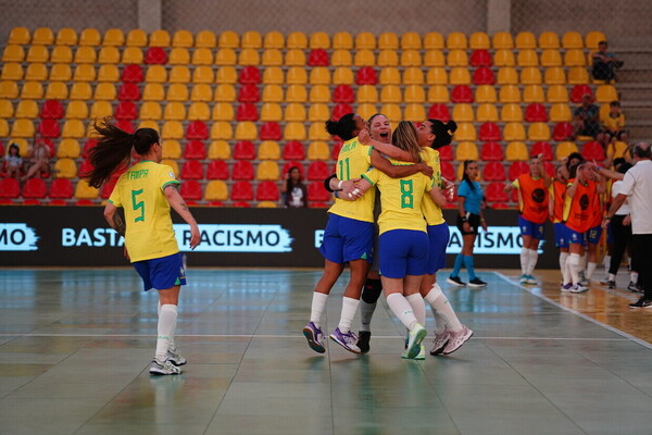 Brasil passa fcil pela Bolvia e abre Copa Amrica de Futsal com goleada