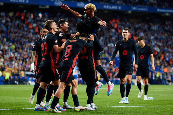 Barcelona vence drbi catalo e conquista La Liga
