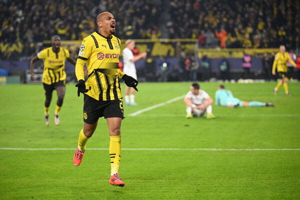 Aston Villa chega a acordo com Malen, do Borussia Dortmund