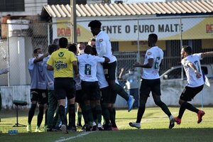 Amrica atropela URT e enfrenta Cruzeiro nas semifinais do Mineiro