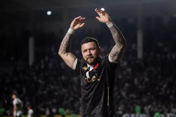 Encostado no Vasco, Rossi pode reforar o Paysandu