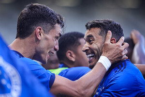 Cruzeiro bate Pouso Alegre e garante vaga nas semis do Mineiro