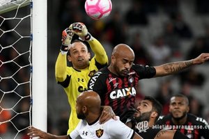 Atltico Paranaense supera ausncia de Pablo e afunda Sport no Z4 com goleada
