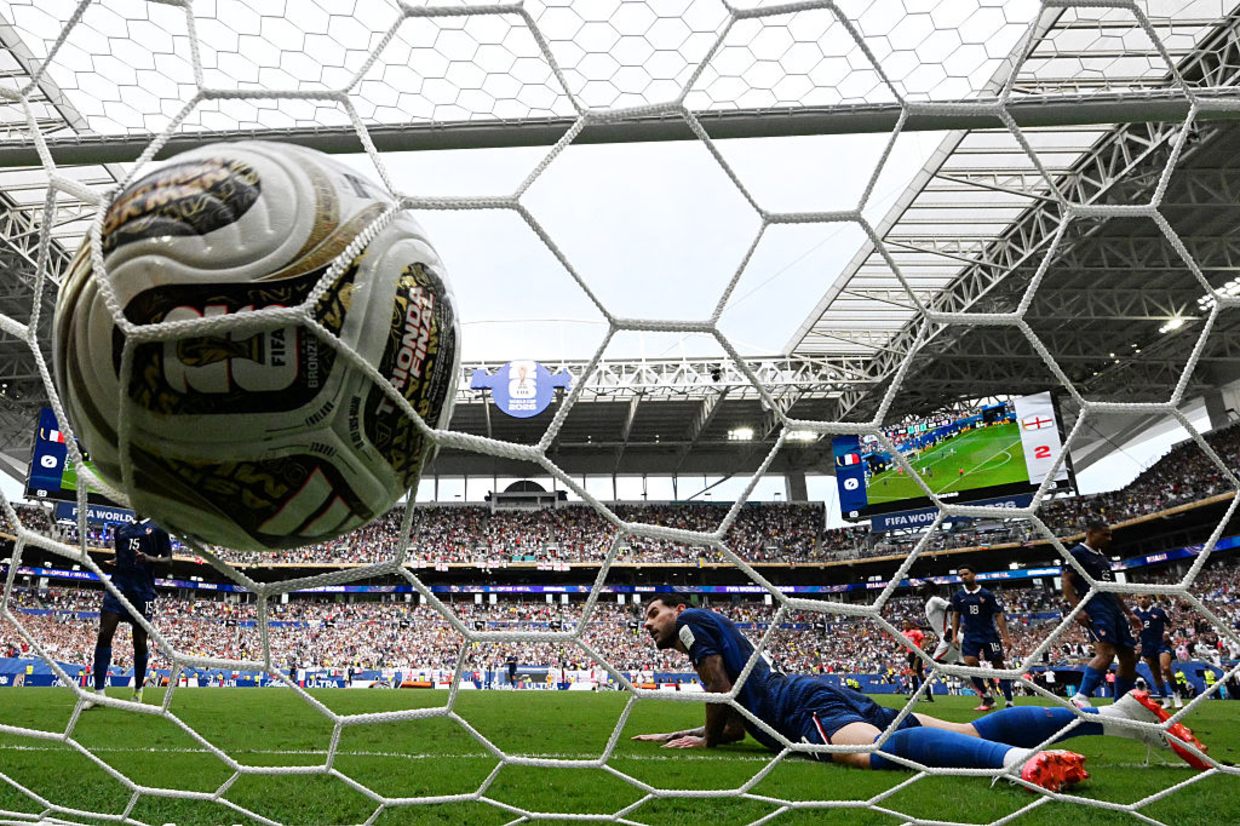 Primeiro tempo avassalador: Inglaterra lidera por 4 a 0 sobre a França Primeiro tempo avassalador: Inglaterra lidera por 4 a 0 sobre a França