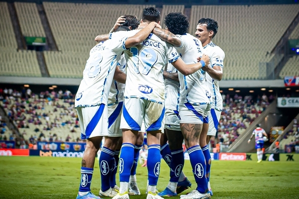 Cruzeiro vence o Fortaleza no Castelo e encosta na liderana da Srie A