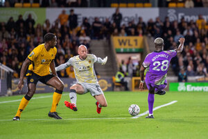 Tottenham sofre at o final, mas vence Wolves nos pnaltis e avana na Copa da Liga