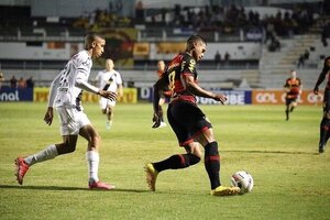 Com gol do artilheiro Lucca, Ponte Preta bate Sport em Campinas