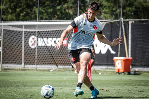 Vasco rescinde com Souza e Capasso