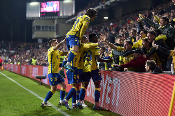 Las Palmas marca no ltimo lance e vence o Atltico de Madrid em casa