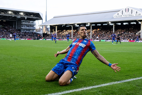 Daniel Muoz renova contrato com o Crystal Palace at 2028