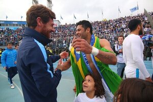 Especulado no Brasil, Hulk pode deixar nmeros expressivos e idolatria em sia e Europa