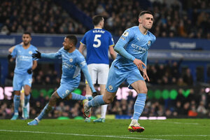 Foden marca, City vence o Everton e se mantm firme no topo da Premier League