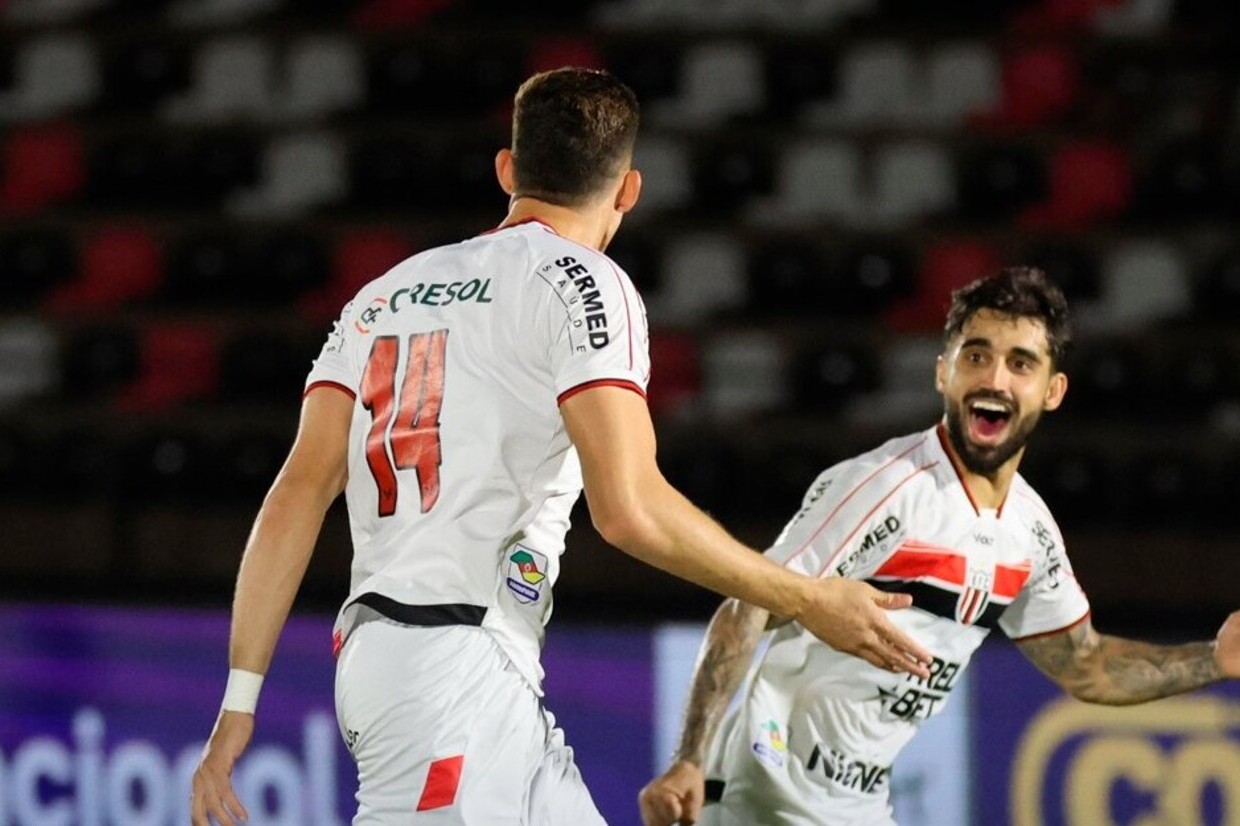 Botafogo de Ribeirão encerra o jejum, bate o Coritiba e foge do Z4 na Série B