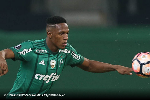 Barcelona pensa em antecipar contratao de Mina, do Palmeiras