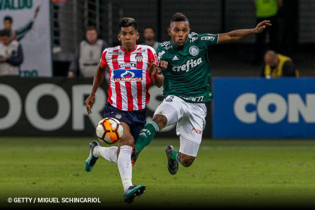 Prass brilha, Borja marca trs e Palmeiras garante liderana geral na Libertadores