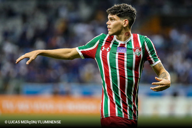 na mira de fla e corinthians ayrton lucas encaminha saída para a