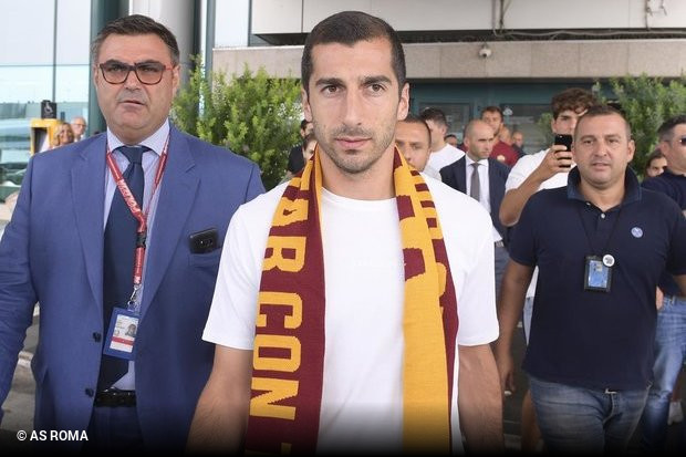 Mkhitaryan veste camisa 77 da Roma 