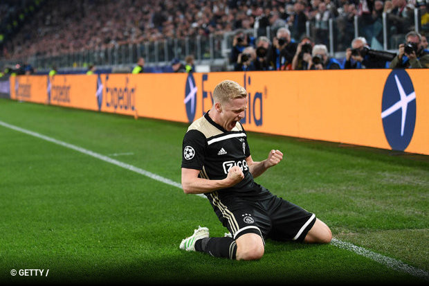 Van de Beek j tem preferncia entre Real Madrid e Tottenham
