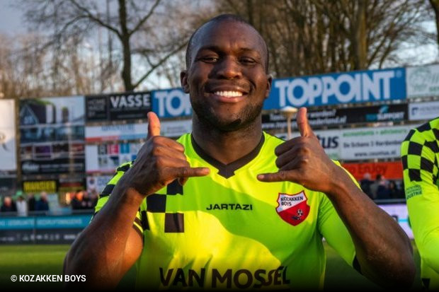 Ex-Real, 'rapper' Drenthe completa 33 anos na terceirona holandesa