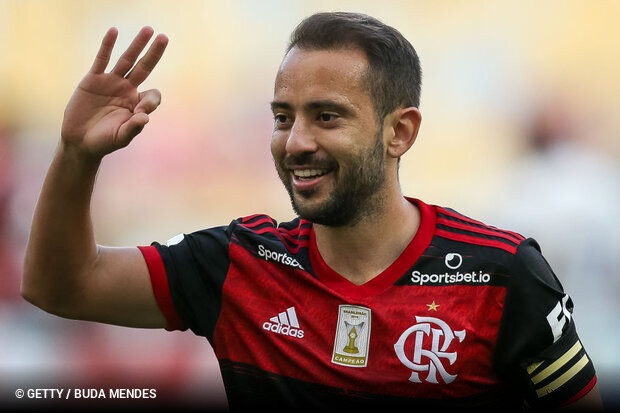 Flamengo vence o Fortaleza e fica a seis pontos da liderança