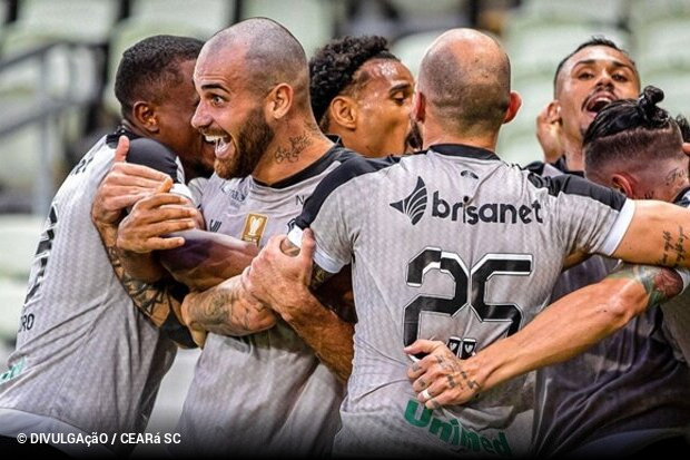 Com trs gols em sete minutos, Cear despacha Sampaio Corra e avana no Nordesto