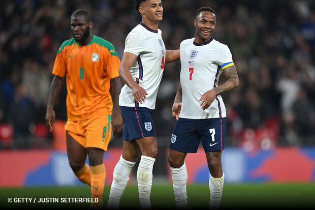 Raheem Sterling da Inglaterra disputa a bola com goleiro do Panama  realizada neste domingo, 24, no