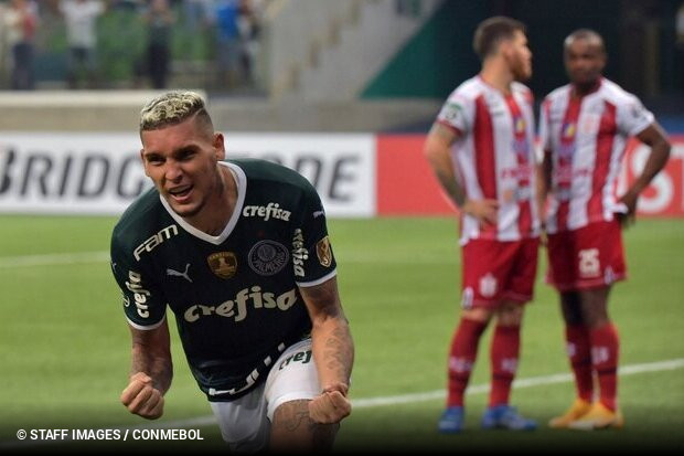 Navarro faz quatro gols e Palmeiras atropela o Independiente Petrolero na Libertadores