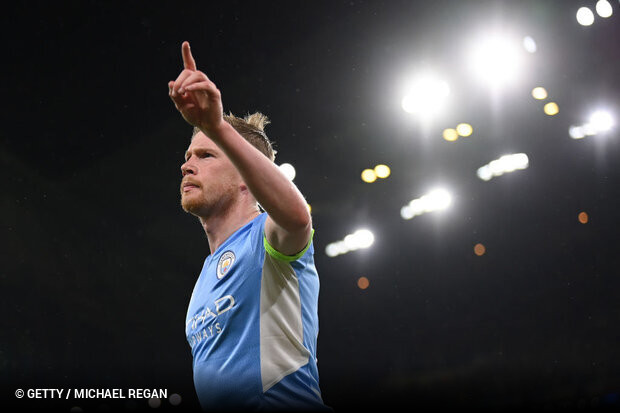 De Bruyne crava temporada mais goleadora da carreira com feito raro no Ingls