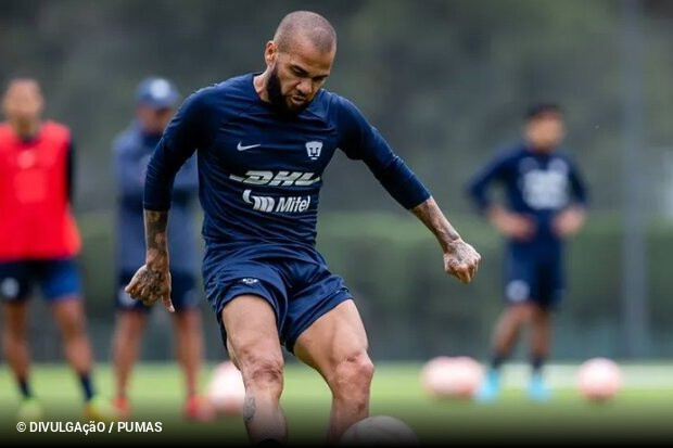 VÍDEO: Zagueiro faz gol contra bizarro no Campeonato Indiano; veja