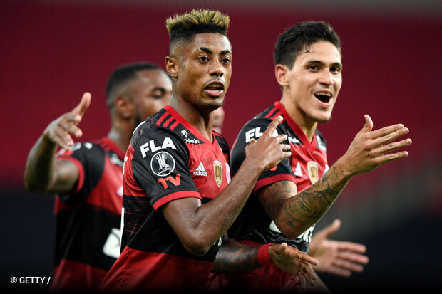 Flamengo 4 x 1 Red Bull Bragantino: hat-trick de Pedro e Mengão volta ao  G-4