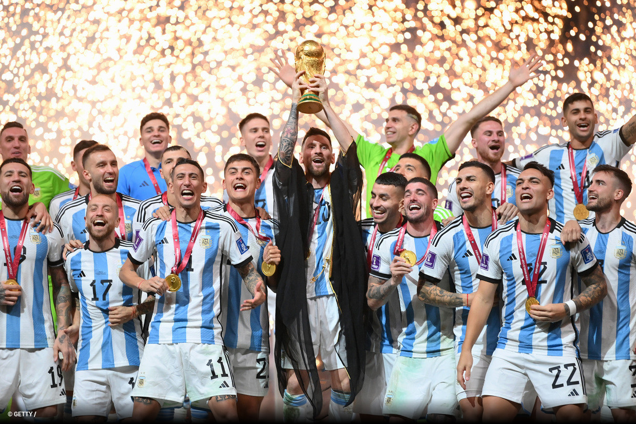 Mundial 2022: Argentina vence França nos penáltis e é campeã do