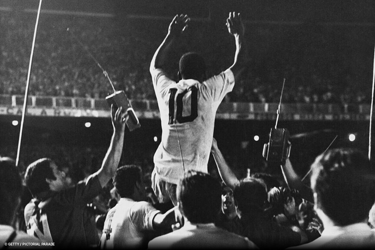 Famlia de Pel pedir ao Santos a aposentadoria da Camisa 10