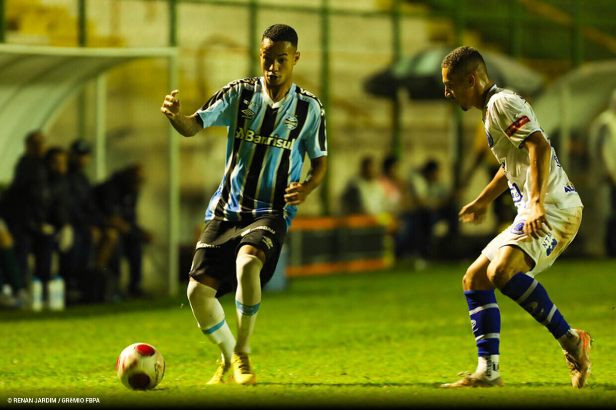 Corinthians e Grêmio empatam em jogo com oito gols - Portal CWN