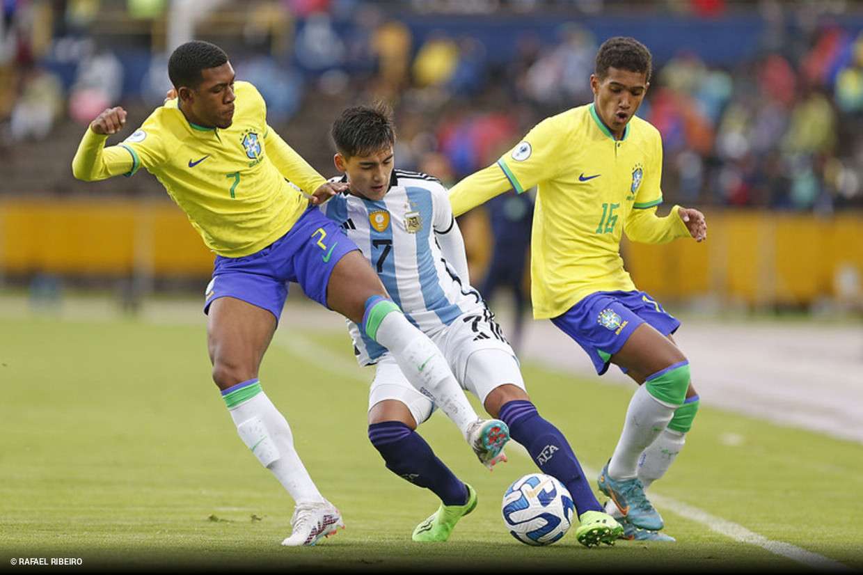 Argentina vence por 3 a 0 e elimina o Brasil da Copa do Mundo Sub-17