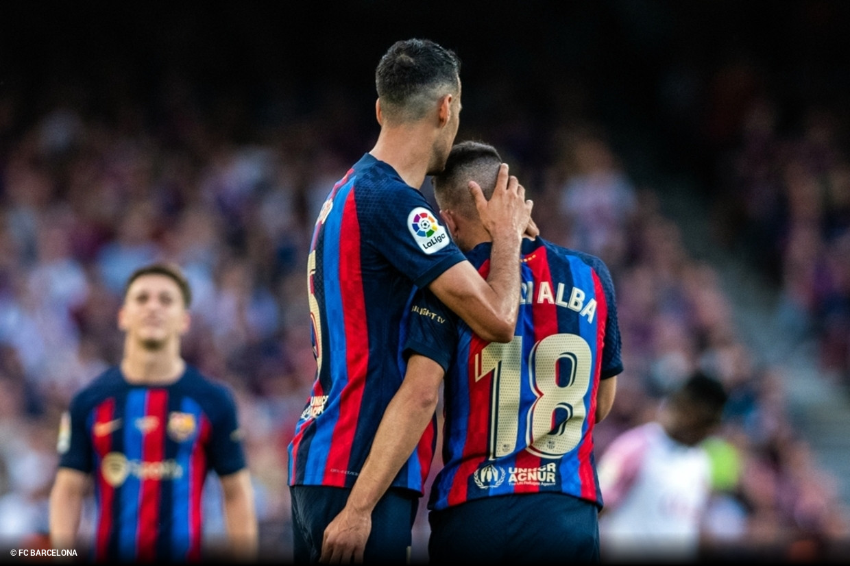 Na despedida de Busquets e Alba, campeo Bara vence Mallorca no Camp Nou