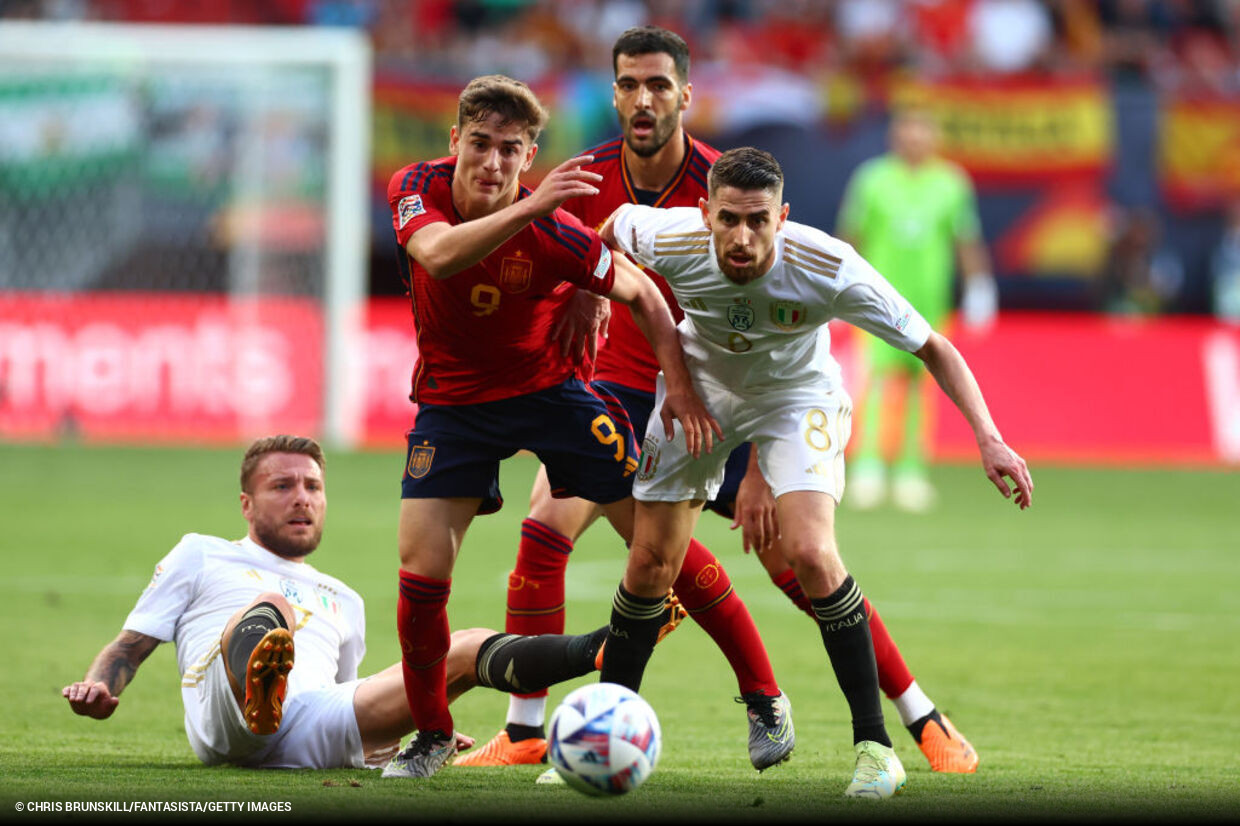 Espanha marca no fim, vence Portugal e avança à semifinal da Liga