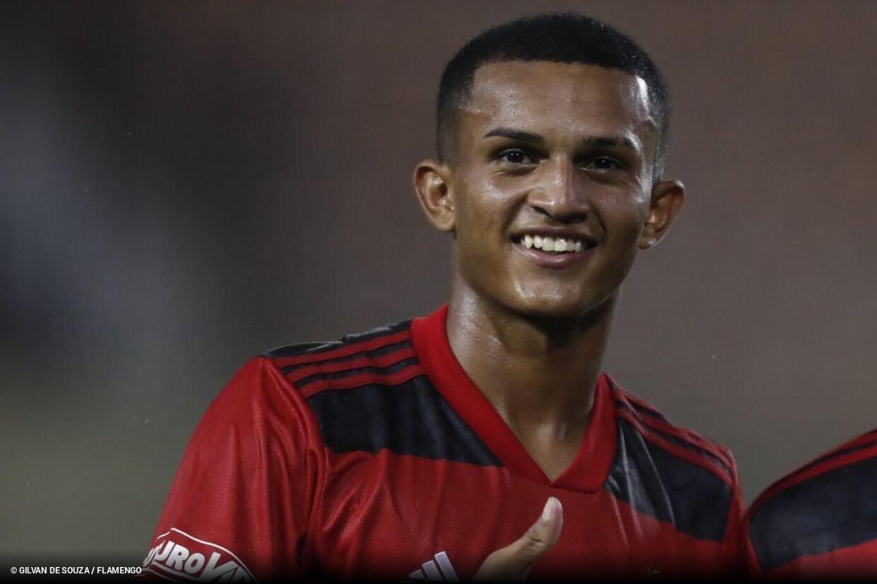 Lateral do Flamengo, Wesley pode deixar o clube para jogar na Europa