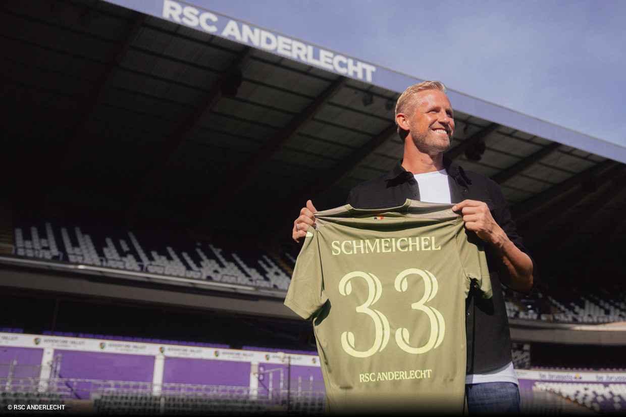 Livre no mercado, Kasper Schmeichel é oficializado no Anderlecht