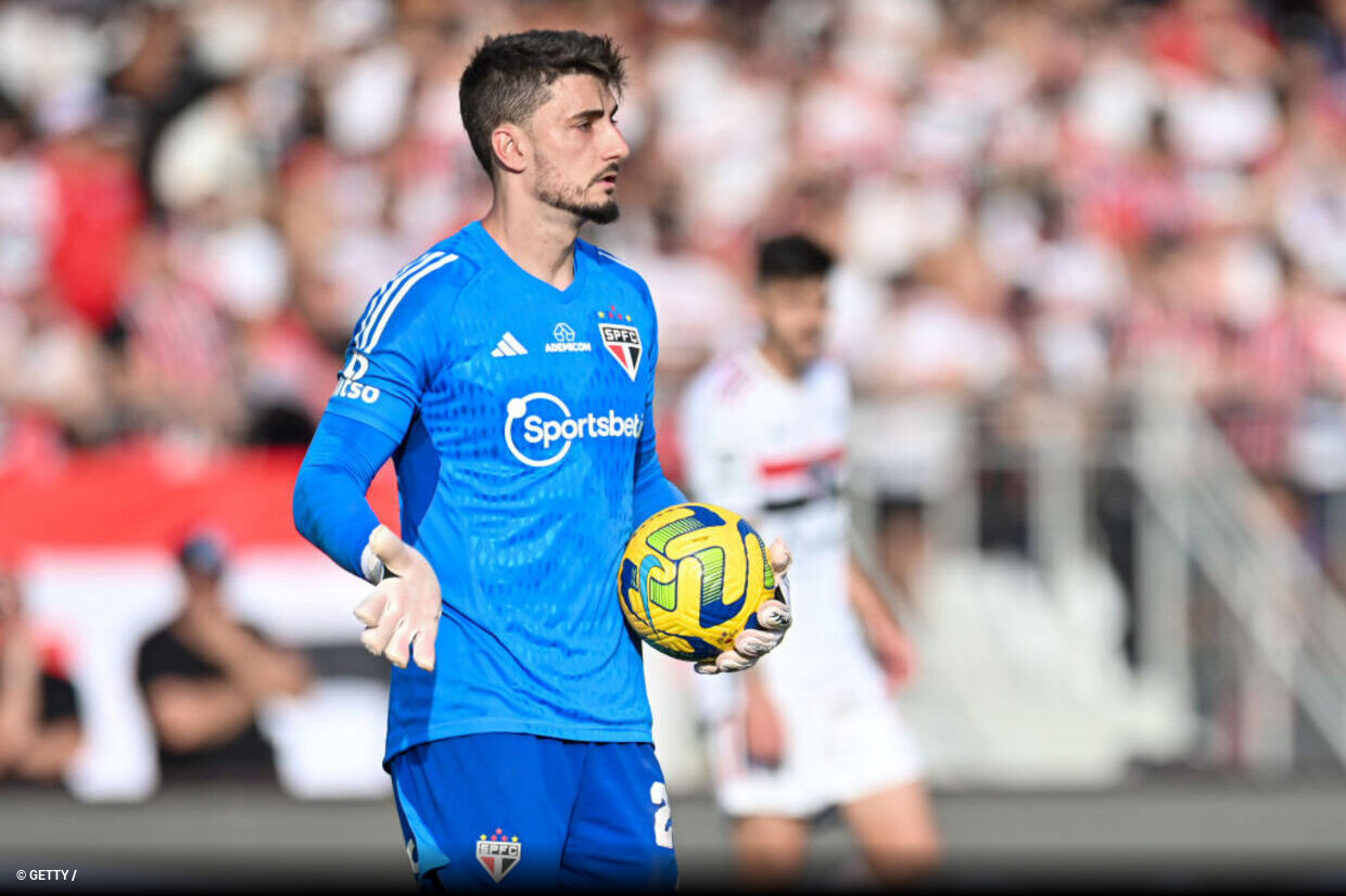 Goleiro do São Paulo, Rafael conquista tetra da Copa do Brasil e iguala  recorde de Zinho e Roger Machado