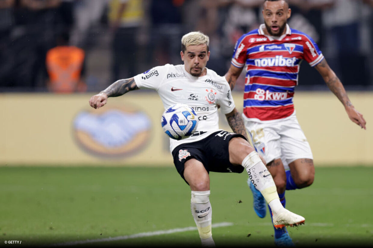 Corinthians fica no empate sem gols na Colômbia, mas mantém a