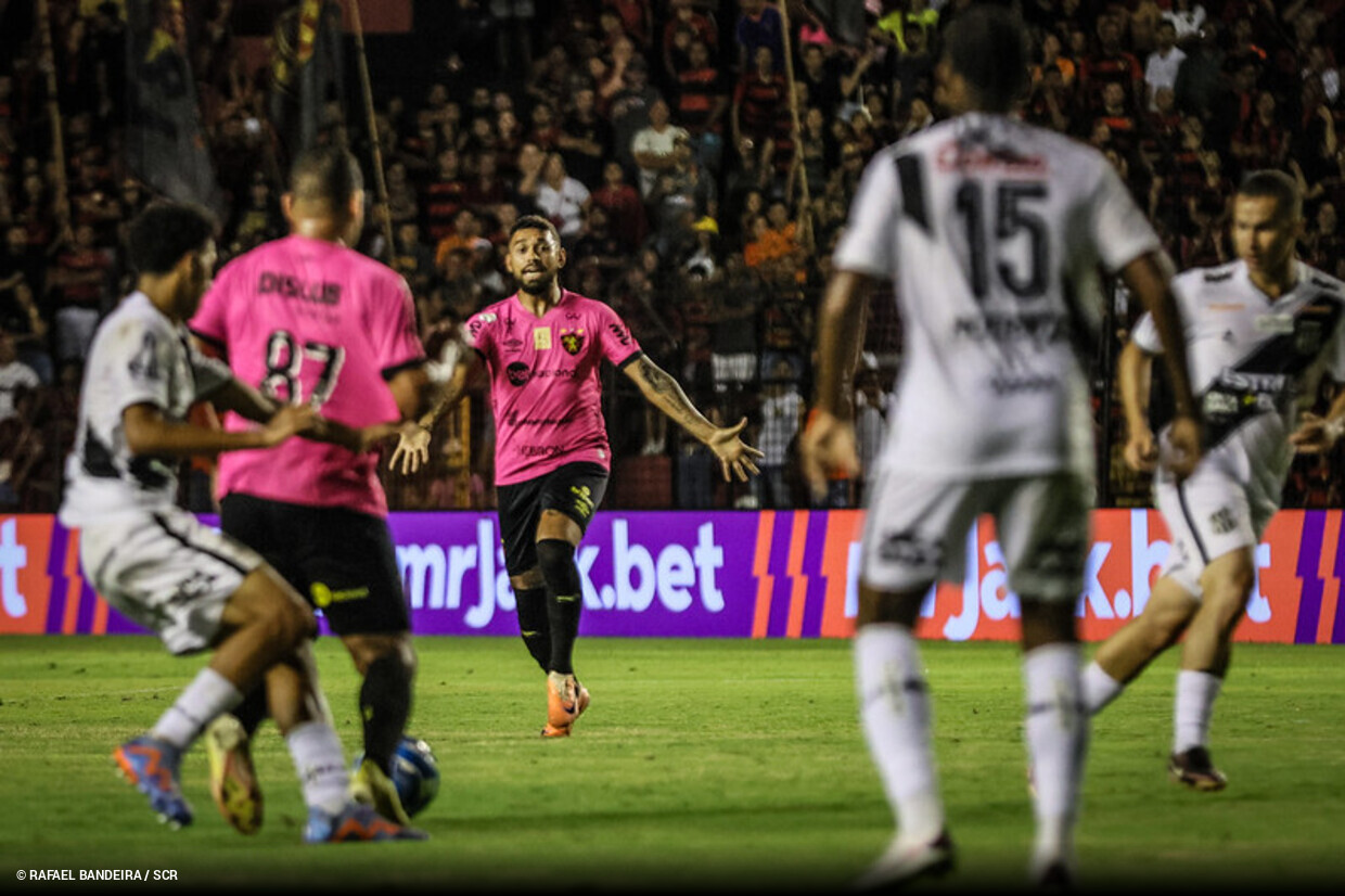 Ponte_Preta - 49 minutos Fim de jogo. A Macaca perdeu pelo placar