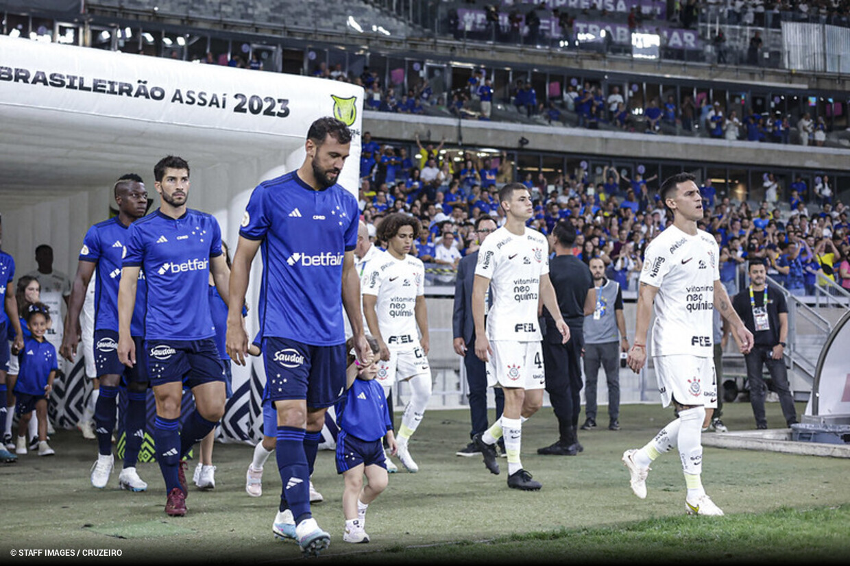 Corinthians vence o Cruzeiro novamente e vai à semi do Brasileirão